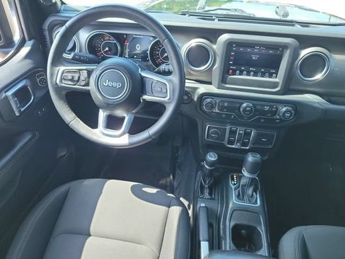 Used 2018 Jeep Wrangler Unlimited Sahara w/ LED Lighting Group AWD/4WD image 13