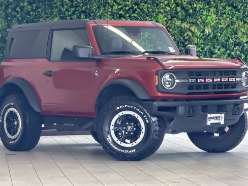 Certified 2022 Ford Bronco Black Diamond w/ Sasquatch Package AWD/4WD image 2