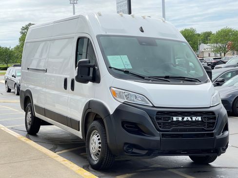 Used 2023 RAM ProMaster 2500 FWD image 2
