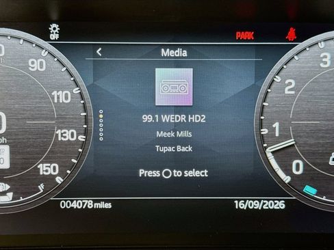 Used 2026 Land Rover Defender 110 X-Dynamic SE AWD/4WD image 11