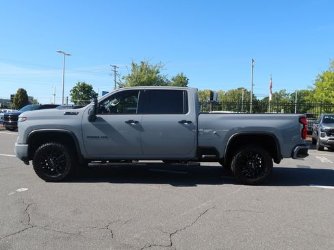 Used 2024 Chevrolet Silverado 2500 LTZ w/ LTZ Plus Package AWD/4WD image 7