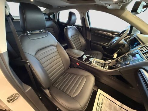 Used 2016 Ford Fusion SE w/ Equipment Group 202A image 19