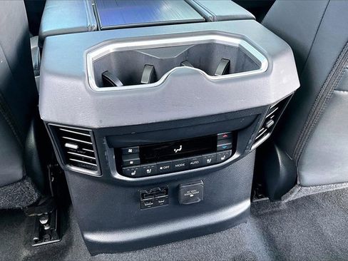 Used 2023 Toyota Sequoia Platinum image 10