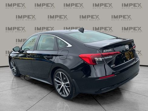 Used 2024 Honda Civic Touring image 3