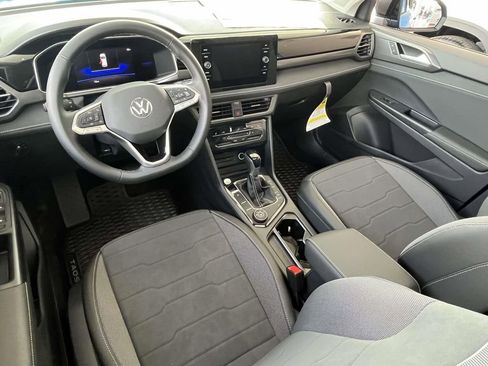 New 2025 Volkswagen Taos SE AWD/4WD image 10