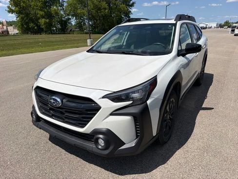 Used 2025 Subaru Outback Onyx Edition XT AWD/4WD image 2