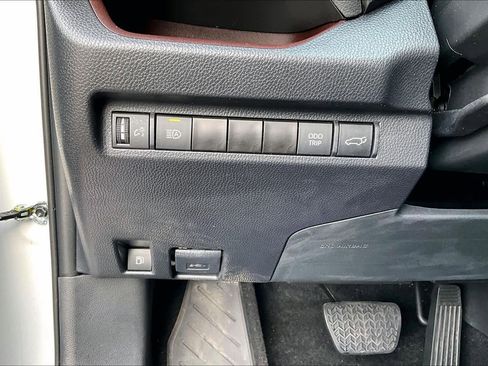 Used 2023 Toyota RAV4 Limited image 31