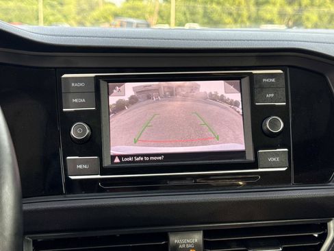 Used 2024 Volkswagen Jetta SE FWD image 22
