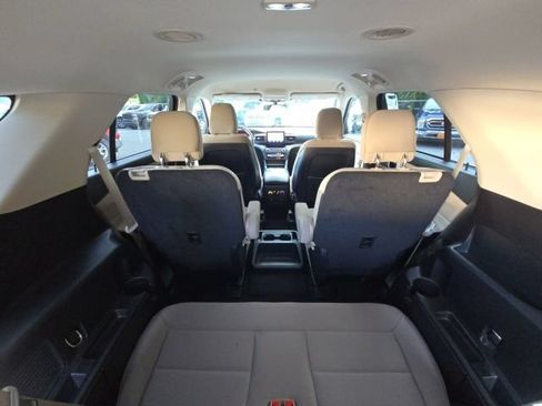 Used 2020 Ford Explorer XLT RWD image 16