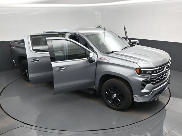 Used 2023 Chevrolet Silverado 1500 LTZ w/ Technology Package AWD/4WD image 19