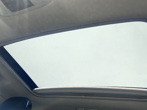 Used 2014 Lexus CT 200h FWD image 17