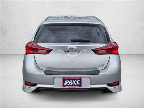 Used 2018 Toyota Corolla iM image 7