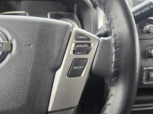 Used 2017 Nissan Titan SV image 27