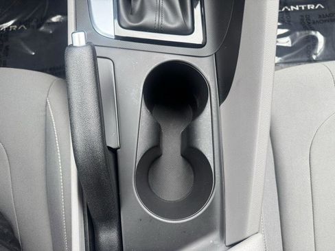 Used 2025 Hyundai Elantra Sport image 17