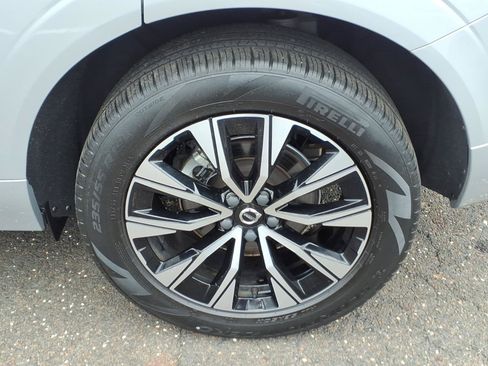 Used 2023 Volvo XC60 B5 Plus w/ Climate Package AWD/4WD image 9