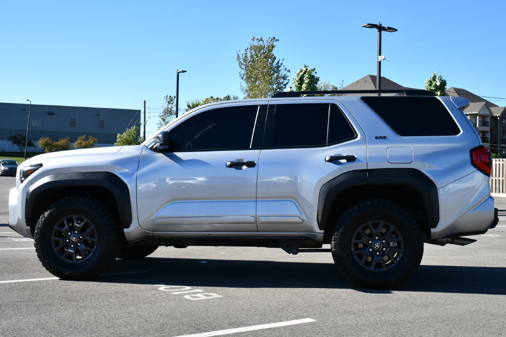 Used 2025 Toyota 4Runner SR5 AWD/4WD image 6