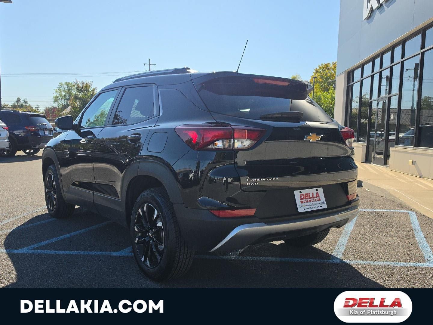 Used 2023 Chevrolet TrailBlazer LT w/ Driver Confidence Package AWD/4WD image 3