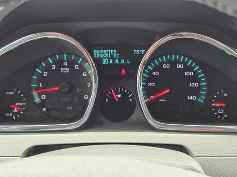 Used 2012 Chevrolet Traverse LS FWD image 12