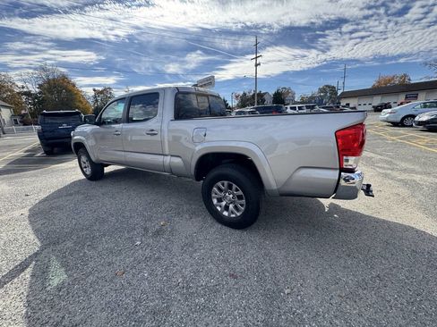 Used 2016 Toyota Tacoma SR5 image 18