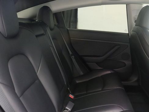 Used 2022 Tesla Model 3 Standard Range image 30