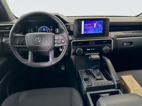 Used 2025 Toyota Tacoma SR image 22