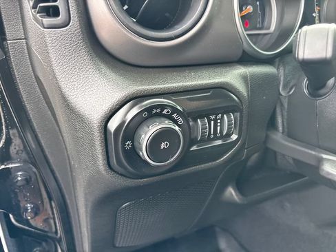 Used 2021 Jeep Wrangler Unlimited Sport AWD/4WD image 15