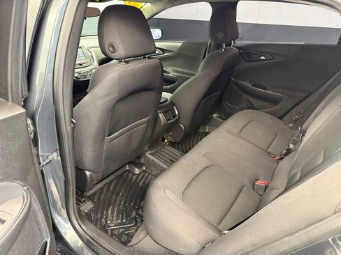 Used 2017 Chevrolet Malibu LT image 38