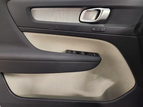 Certified 2026 Volvo XC40 B5 Plus AWD/4WD image 23