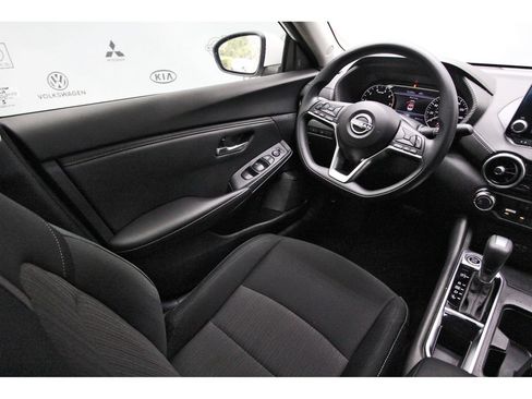 Used 2025 Nissan Sentra SV FWD image 6