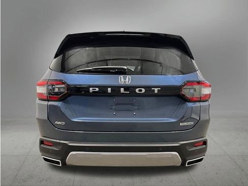 New 2026 Honda Pilot Touring image 4