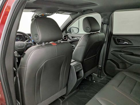 Used 2025 Chevrolet Trax RS w/ Sunroof Package FWD image 18