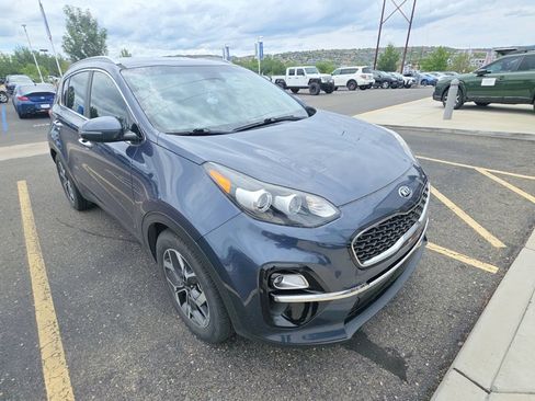 Used 2020 Kia Sportage EX FWD image 4