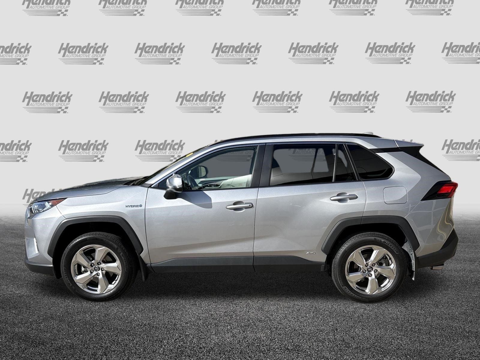 Used 2021 Toyota RAV4 XLE Premium AWD/4WD image 7