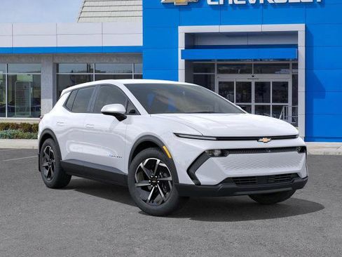 New 2026 Chevrolet Equinox EV LT w/ LPO, All-Weather Mat Package image 7