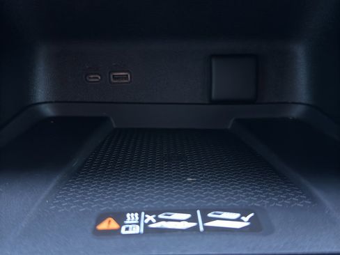 Used 2025 Chevrolet Traverse Z71 w/ Driver Confidence Package image 40