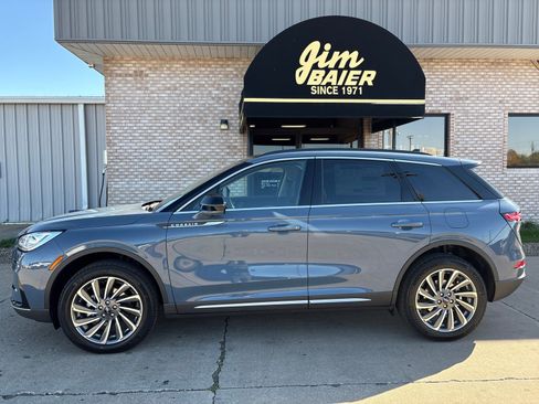 New 2026 Lincoln Corsair Reserve image 2