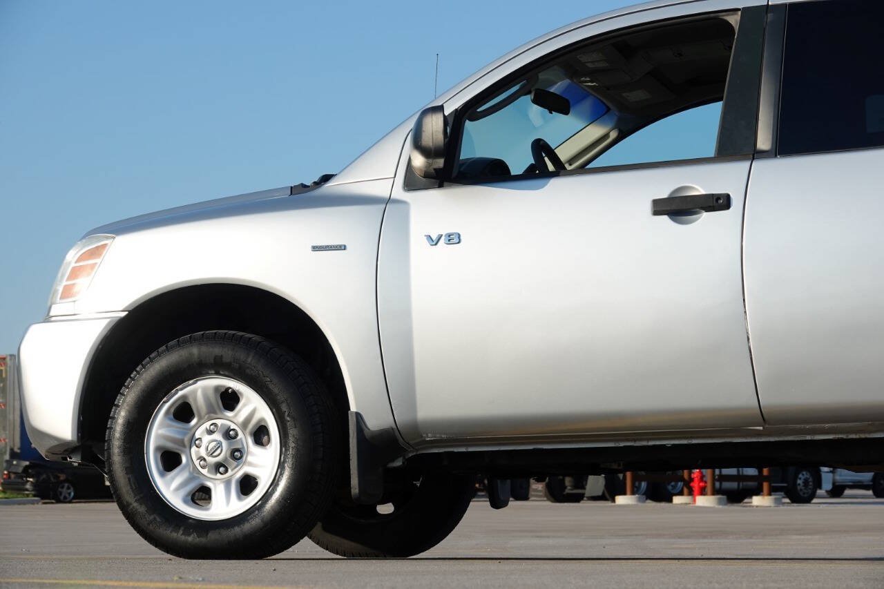 Used 2004 Nissan Titan XE w/ (PRF) Preferred Pkg AWD/4WD image 12