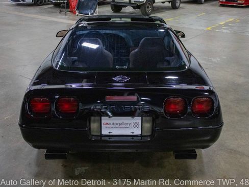 Used 1996 Chevrolet Corvette Coupe RWD image 6