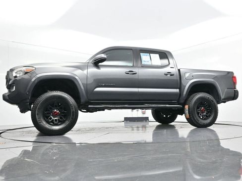 Used 2020 Toyota Tacoma SR5 image 42
