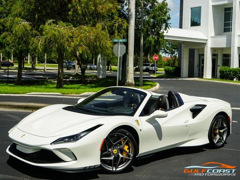 Used 2022 Ferrari F8 Tributo image 8