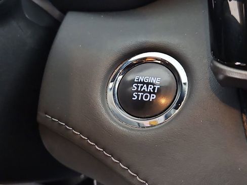 Used 2023 Toyota Highlander XLE image 23