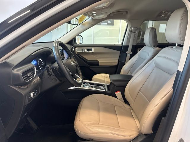 Used 2020 Ford Explorer Limited w/ Class III Trailer Tow Package AWD/4WD image 13