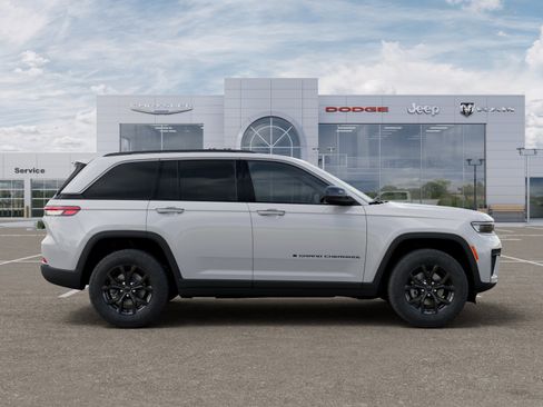 New 2026 Jeep Grand Cherokee Altitude AWD/4WD image 20