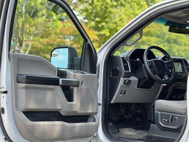 Used 2016 Ford F150 XLT w/ Equipment Group 302A Luxury AWD/4WD image 9