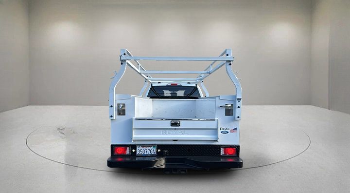 Certified 2025 Ford F250 XL w/ XL Chrome Package RWD image 3