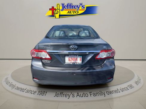 Used 2012 Toyota Corolla LE FWD image 2
