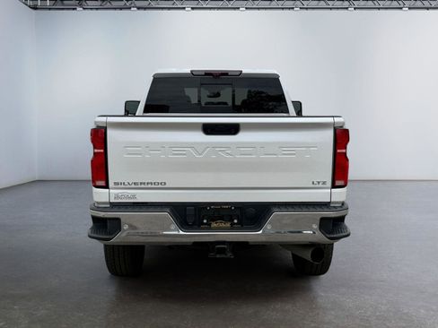 Used 2024 Chevrolet Silverado 2500 LTZ w/ LTZ Convenience Package AWD/4WD image 4