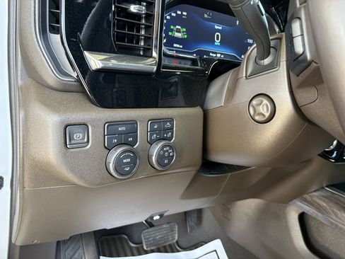 Used 2023 Chevrolet Silverado 1500 LTZ AWD/4WD image 20