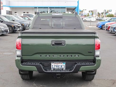 Used 2022 Toyota Tacoma TRD Sport w/ Technology Package RWD image 7