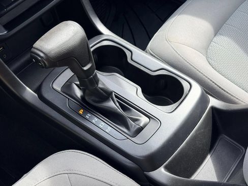 Used 2015 Chevrolet Colorado W/T w/ WT Convenience Package RWD image 36